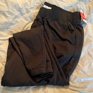 NWT Women’s HANES JOGGERS, 2XL, Black